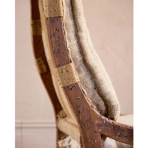 AN EARLY HOWARD AND SONS CHAIR - ADDITIONAL PHOTO 10
