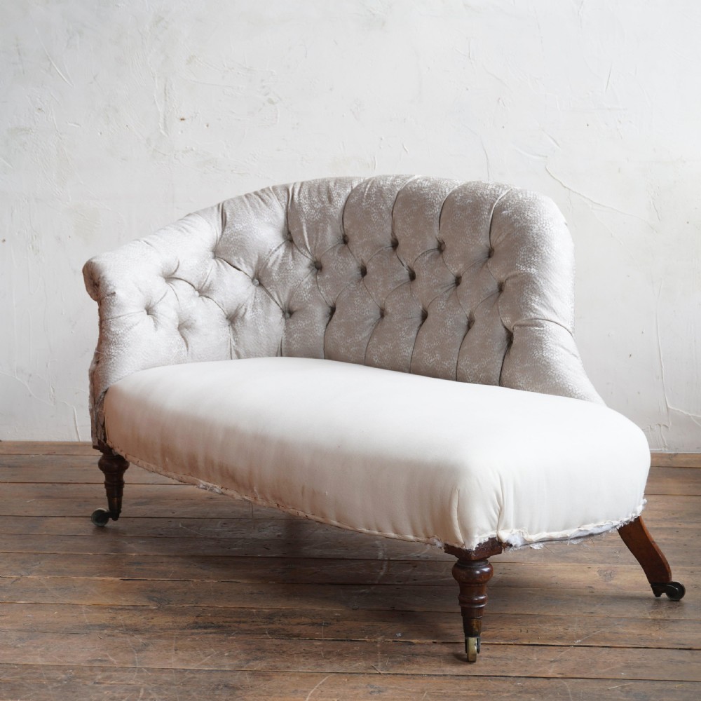 Howard and Sons Chaise Longue View II