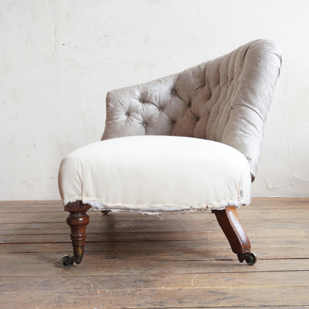 Howard and Sons Chaise Longue View IV