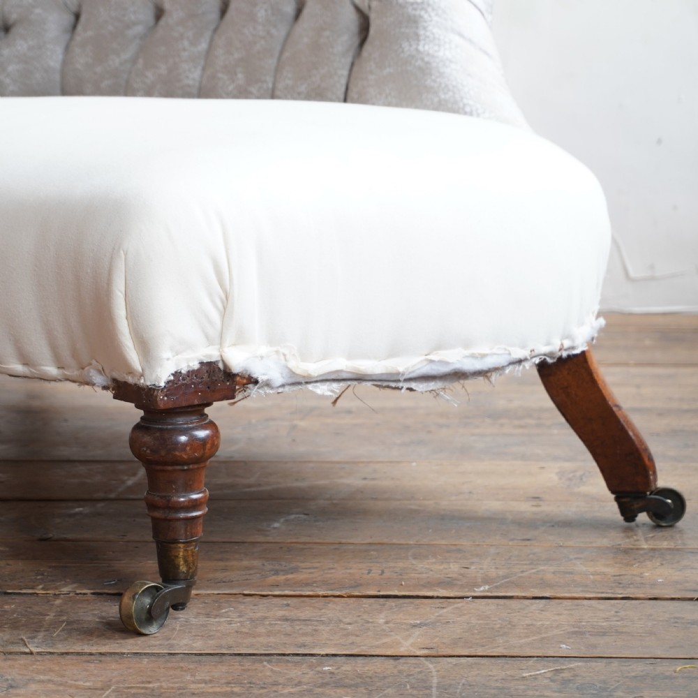 Howard and Sons Chaise Longue View V