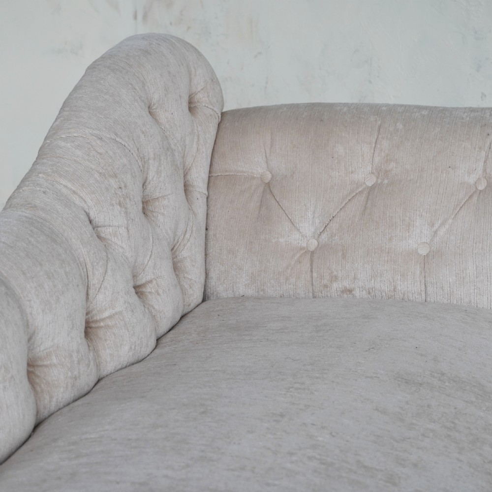 Howard Style Chaise Longue - 19th Century View II