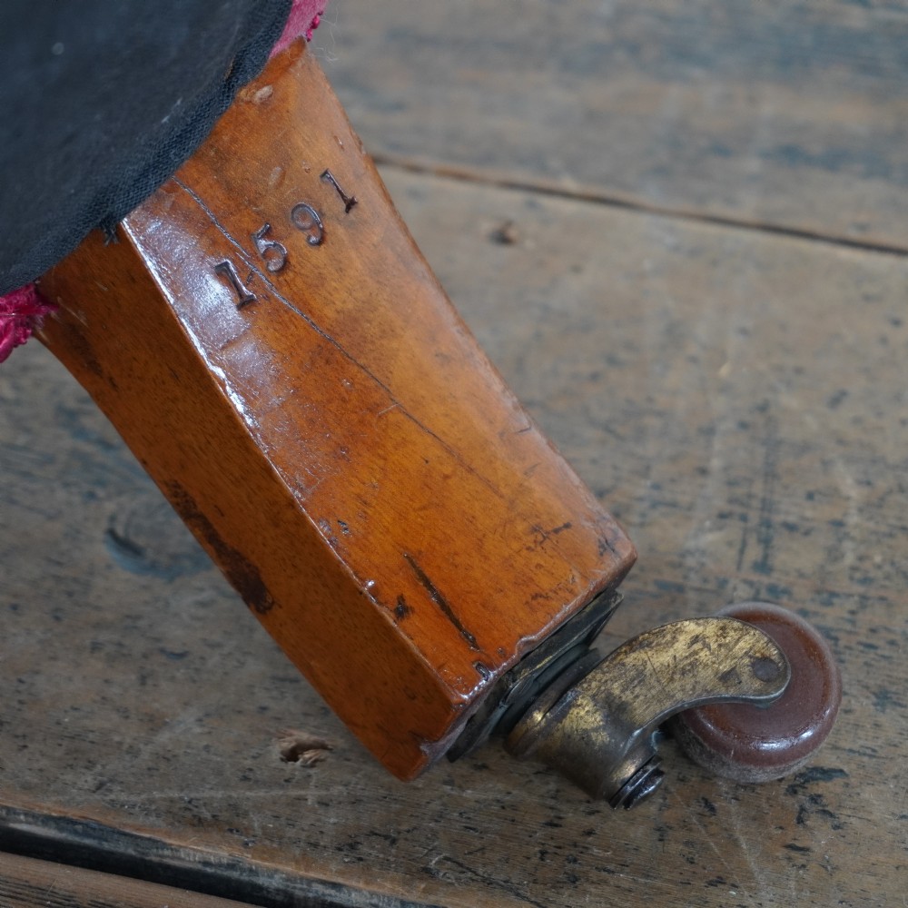 Slipper Chair probably by Gillows  - 19th Century.
 View V