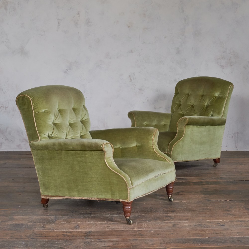 vv



Hindley and Sons - Pair of Armchairs
 View VIII