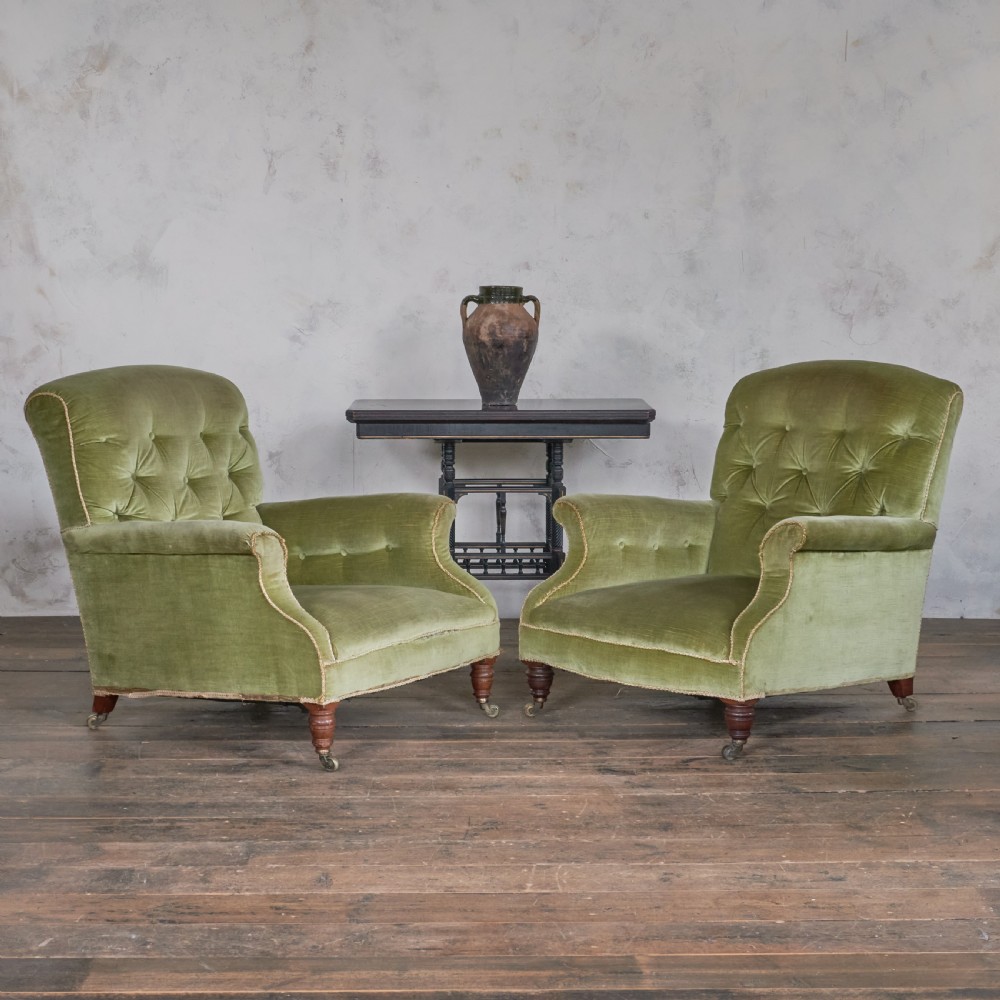 vv



Hindley and Sons - Pair of Armchairs
 View X