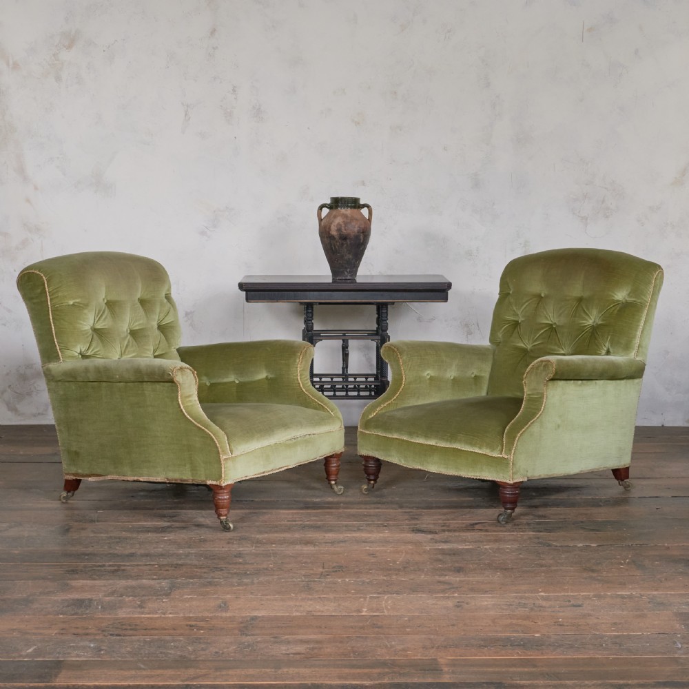 vv



Hindley and Sons - Pair of Armchairs
 View XI