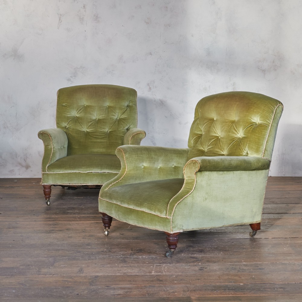 vv



Hindley and Sons - Pair of Armchairs
 View XV