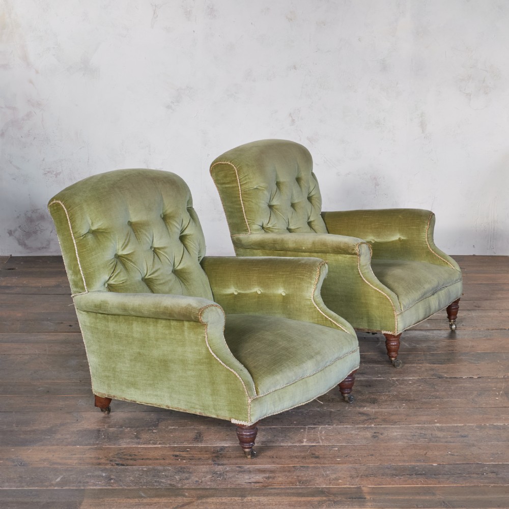 vv



Hindley and Sons - Pair of Armchairs
 View XVII