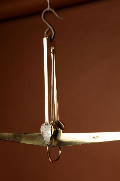 A FRISIAN BRASS FREE HANGING BALANCE BEAM SCALES - ADDITIONAL PHOTO 4