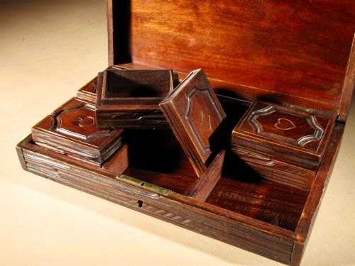 A FINE CARVED BLACK FOREST GAME BOX SET CIRCA1900 - ADDITIONAL PHOTO 4