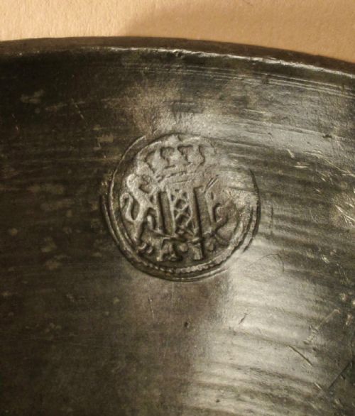 A VERY NICE BRASS PEWTER AND TIN ORIGINAL COLLECTION OF KITCHENWARE - ADDITIONAL PHOTO 3