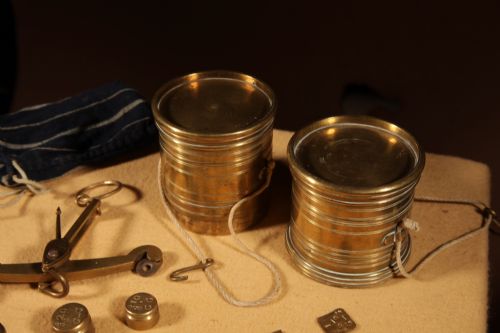 INTERESTING AND RARE DUTCH BRASS BUSHEL BALANCE COMPLETE SET 1846 - ADDITIONAL PHOTO 8