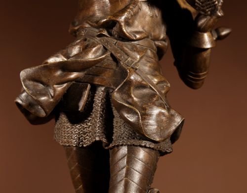 A LARGE PAIR OF KNIGHTS IN FULL ARMOUR STILL WITH THE ORIGINAL BASES CONTINENTAL CIRCA 1890 - ADDITIONAL PHOTO 6