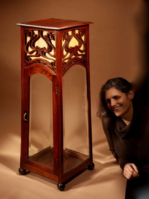 ART NOUVEAU JUGENDSTIL VERY RARE AND BEAUTIFUL MAHOGANY DISPLAY PEDESTAL CABINET - ADDITIONAL PHOTO 1