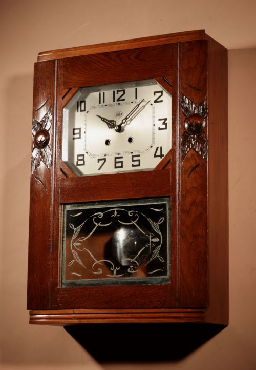ART DECO STYLISH FRENCH OAK WALL CLOCK CIRCA 1940 - ADDITIONAL PHOTO 4