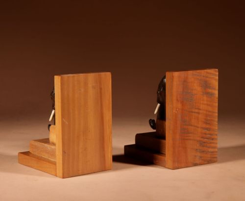 IMPRESSIVE BLACK FOREST AMUSING PAIR OF ELEPHANT CARVED WOODEN BOOKENDS CIRCA 190020 - ADDITIONAL PHOTO 4