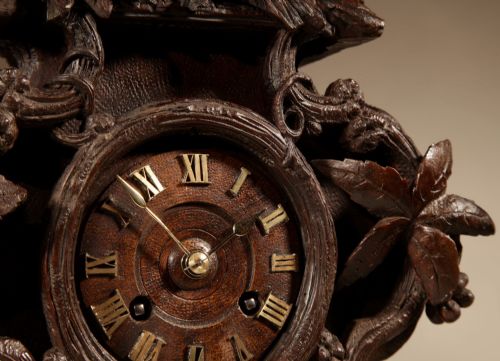 INTERESTING BLACK FOREST WALNUT MANTEL CLOCK IN THE FRENCH ROCOCO STYLE GERMANSWISS CIRCA 1850 - ADDITIONAL PHOTO 18