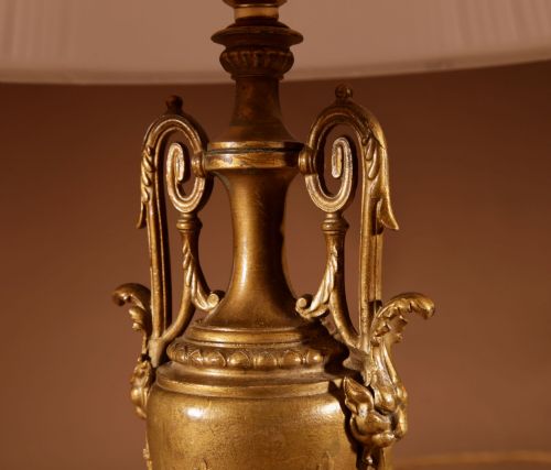 FRENCH LOUISE SEIZE STYLE GILDED METAL TABLE LAMP CIRCA 1900 - ADDITIONAL PHOTO 4