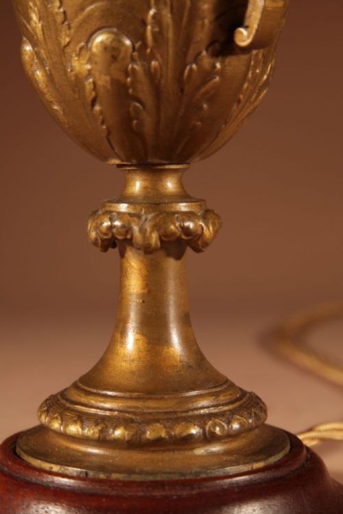 FRENCH LOUISE SEIZE STYLE GILDED METAL TABLE LAMP CIRCA 1900 - ADDITIONAL PHOTO 5