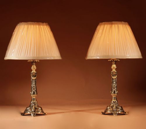 A SMALL PAIR OF CAST BRASS ELEGANT TABLE LAMPS IN THE LOUIS XVI STYLE CIRCA 190020 - ADDITIONAL PHOTO 1