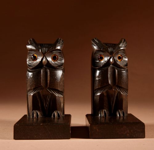 BLACK FOREST SMALL AMUSING PAIR OF OWL CARVED BOOKENDS LETTER STAND CIRCA 190020 - ADDITIONAL PHOTO 1