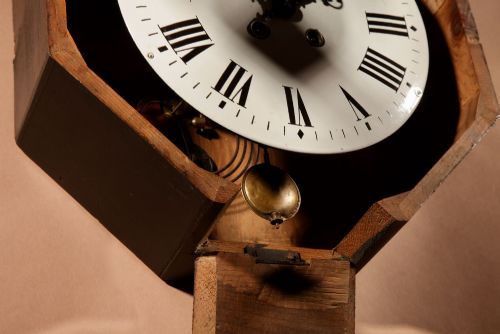 A FRENCH EBONISED INLAID MOTHER OF PEARL AND METAL WIRE WALL CLOCK - ADDITIONAL PHOTO 6