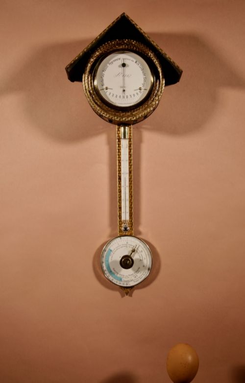 A RARE AND INTERESTING WEATHER STATION KLINKERFUES PATENT HAIR HYGROMETER MADE BY WILH LAMBRECHT GTTINGEN GERMANY CIRCA 1890 - ADDITIONAL PHOTO 1