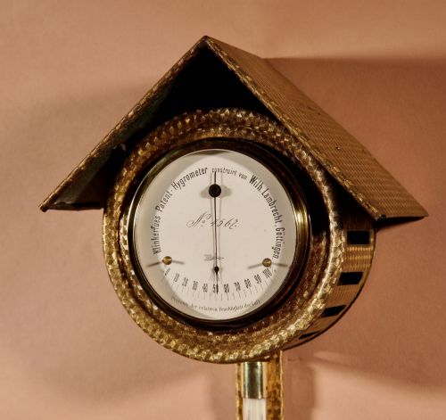 A RARE AND INTERESTING WEATHER STATION KLINKERFUES PATENT HAIR HYGROMETER MADE BY WILH LAMBRECHT GTTINGEN GERMANY CIRCA 1890 - ADDITIONAL PHOTO 2