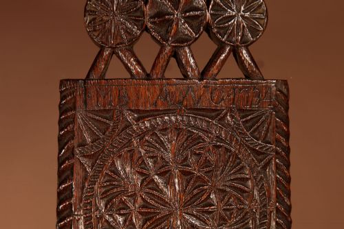 EXTREMELY FINE LARGER THEN NORMAL OAK CHIP CARVED DUTCH FRISIAN MANGLE BOARD WITH TEXT INITIALS AND DATE 1734 - ADDITIONAL PHOTO 2
