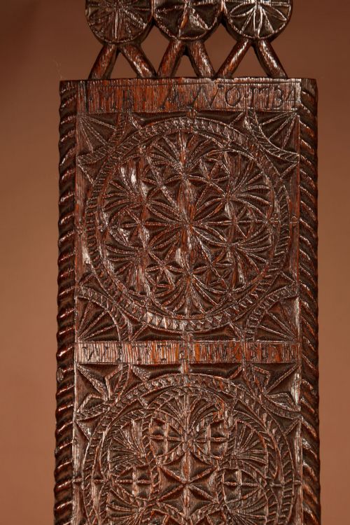 EXTREMELY FINE LARGER THEN NORMAL OAK CHIP CARVED DUTCH FRISIAN MANGLE BOARD WITH TEXT INITIALS AND DATE 1734 - ADDITIONAL PHOTO 4