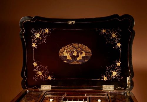 A ORIGINALLY LACQUERED SEWINGWORK TABLE STILL WITH THE ORIGINAL GOLD PAINT WORK CHINESE 19TH CENTURY - ADDITIONAL PHOTO 2