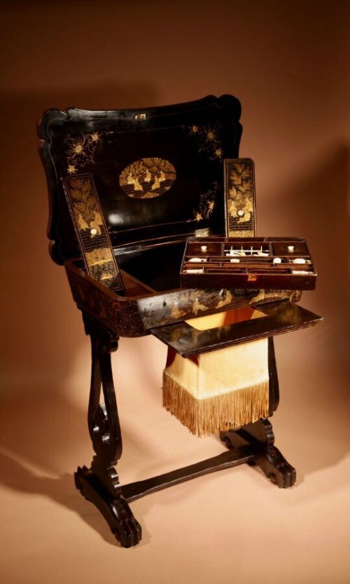 A ORIGINALLY LACQUERED SEWINGWORK TABLE STILL WITH THE ORIGINAL GOLD PAINT WORK CHINESE 19TH CENTURY - ADDITIONAL PHOTO 3