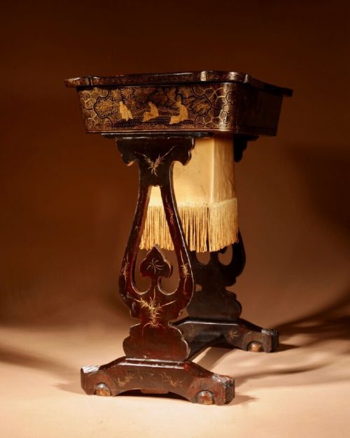 A ORIGINALLY LACQUERED SEWINGWORK TABLE STILL WITH THE ORIGINAL GOLD PAINT WORK CHINESE 19TH CENTURY - ADDITIONAL PHOTO 8