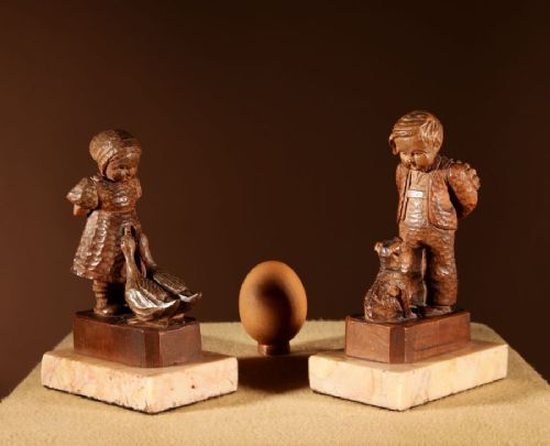 BLACK FOREST ORIGINAL PAIR OF FINE CARVED SCULPTURES OF A BOY AND GIRL - ADDITIONAL PHOTO 3