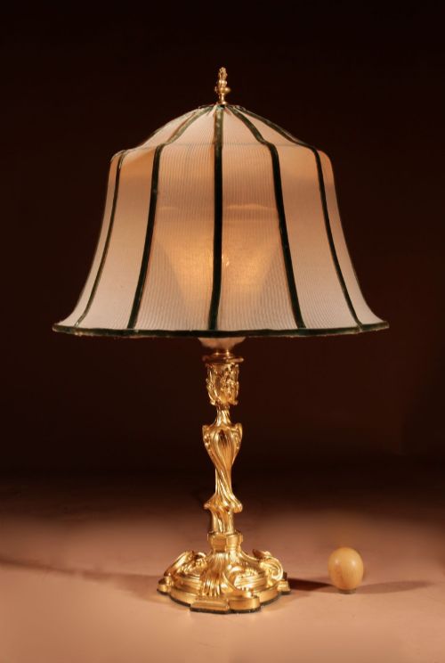 Magnificent Gilded Bronze Table Lamp, After a Design of Juste-aurèle Meissonier (1695-1750)