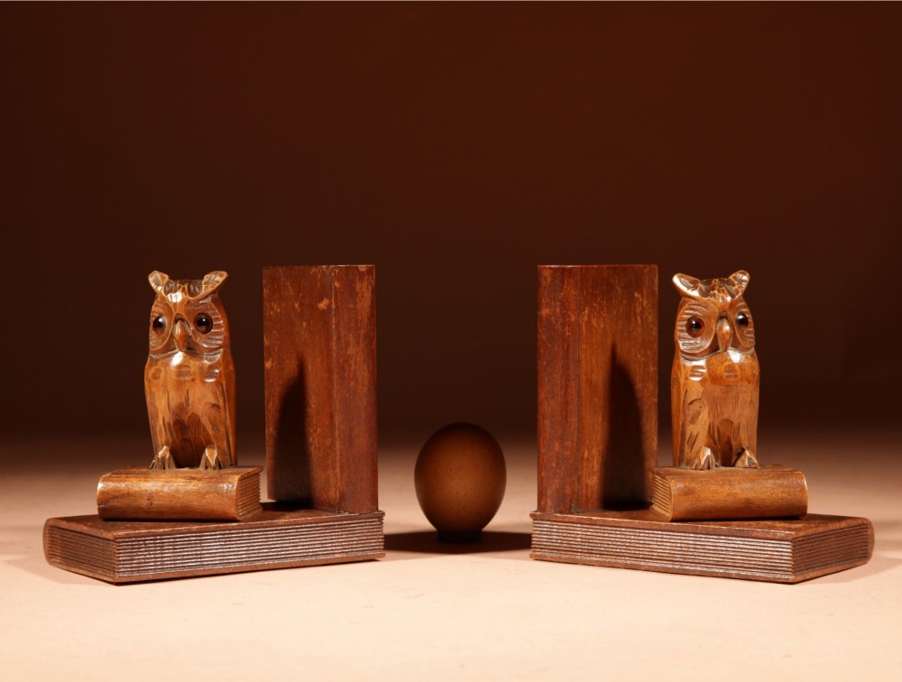 Black Forest Amusing Pair Of Owl Carved Bookends Circa 1900-20.