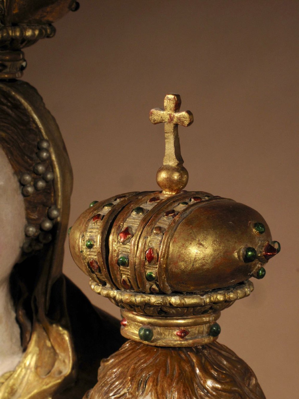 A finely carved and original gilded Sculpture of Madonna and child, circa 1760 View IV