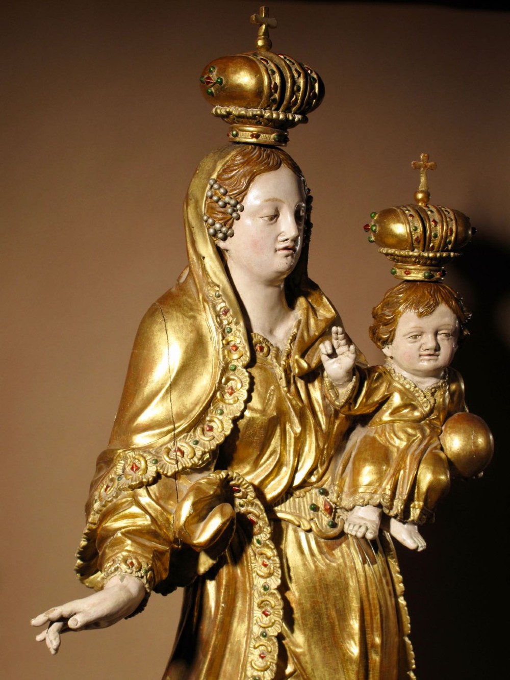 A finely carved and original gilded Sculpture of Madonna and child, circa 1760 View VI