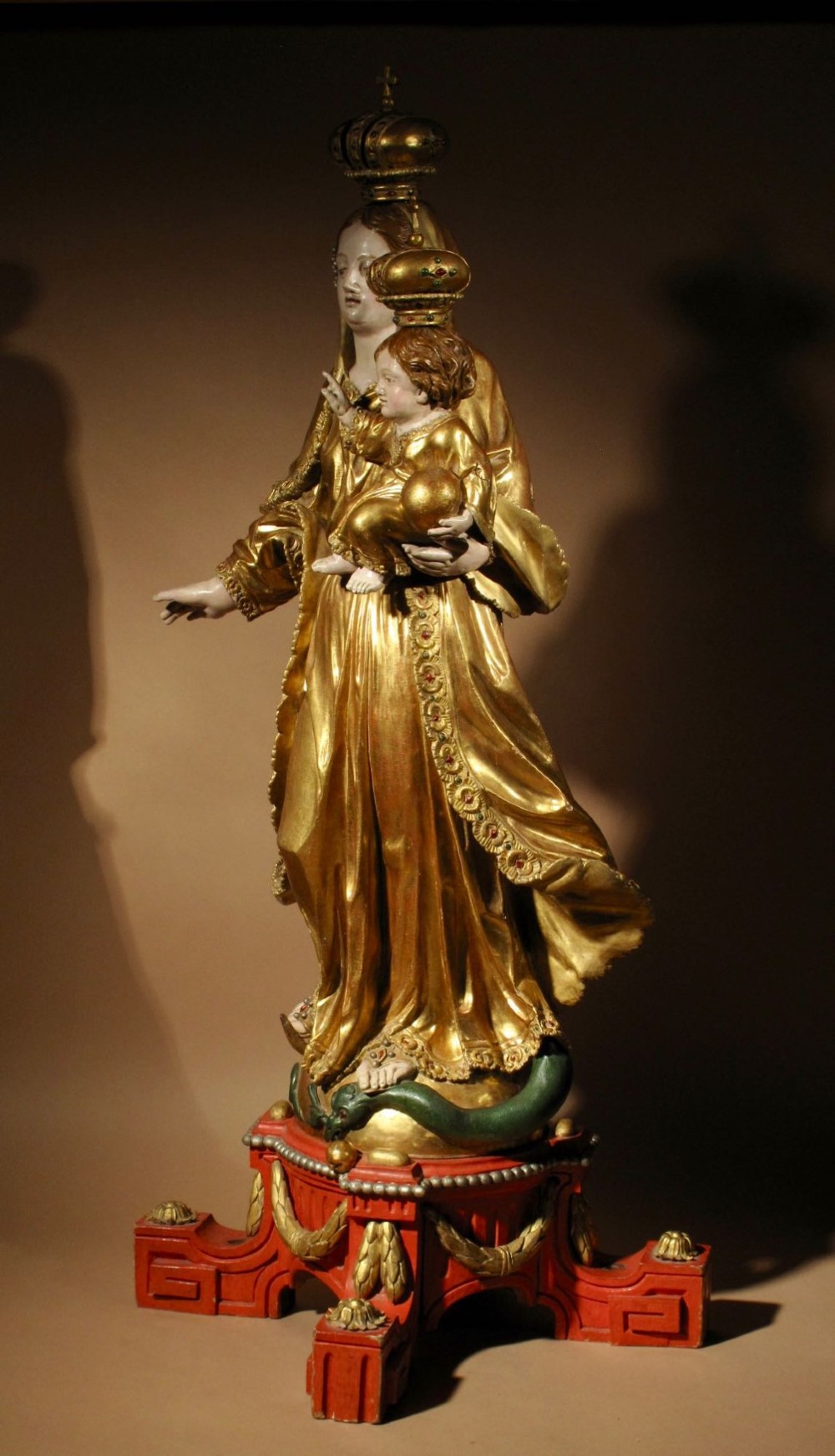 A finely carved and original gilded Sculpture of Madonna and child, circa 1760 View VIII