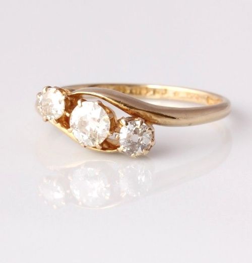 18ct Gold Old Cut 0.65ct Natural Diamond Three 3 Stone Crossover Ring. 1912. UK Size P