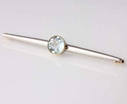 15ct Gold Aquamarine Bar Brooch.