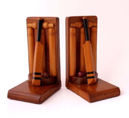 Oak Thornton-smith Company Cricket Ball Bookends