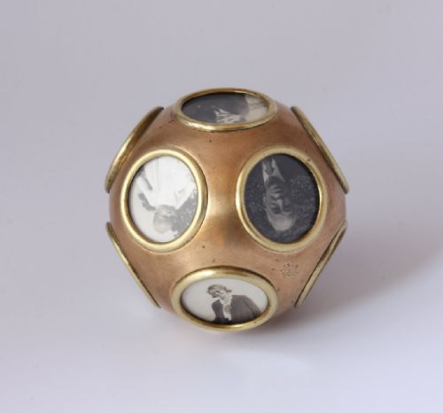 fig 1. Victorian Globular Photograph Frame.