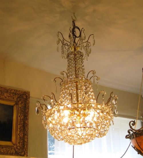 fig 1. AN ITALIAN CHANDELIER