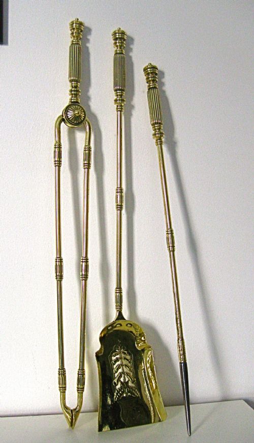 fig 1. EDWARDIAN SET OF BRASS FIRE ITEMS