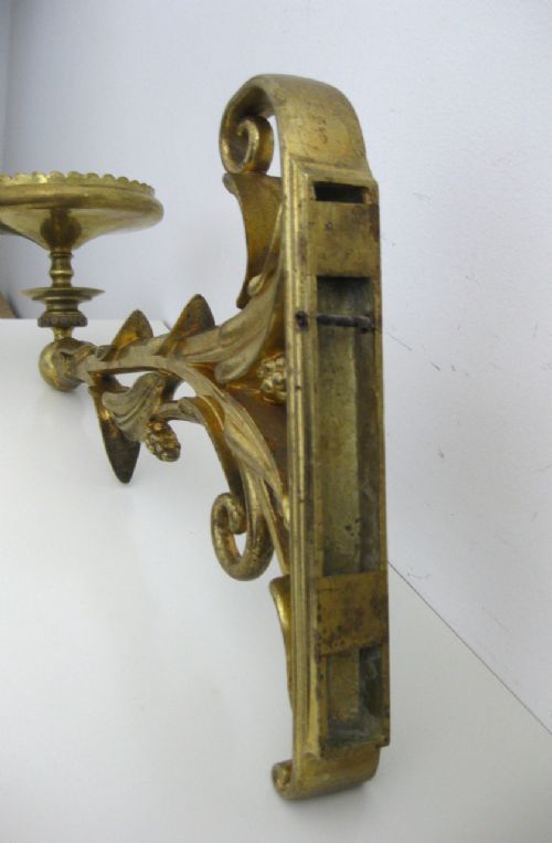 fig 2. A PAIR OF DRAGON AND SEED PEARL GEORGIAN WALL BRACKETS