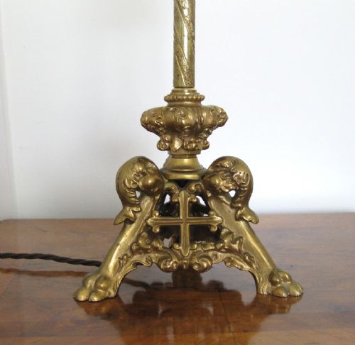 fig 1. AN UNUSUAL HEAVY BRASS LAMP