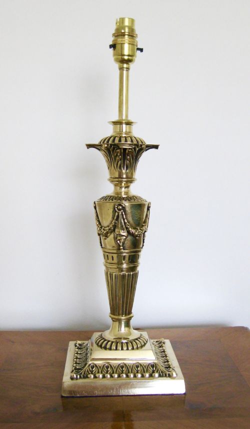 fig 1. VICTORIAN BRASS TABLE LAMP