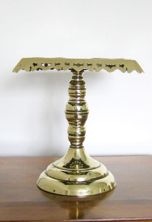 fig 1. EDWARDIAN ART NOUVEAU BRASS TRIVET