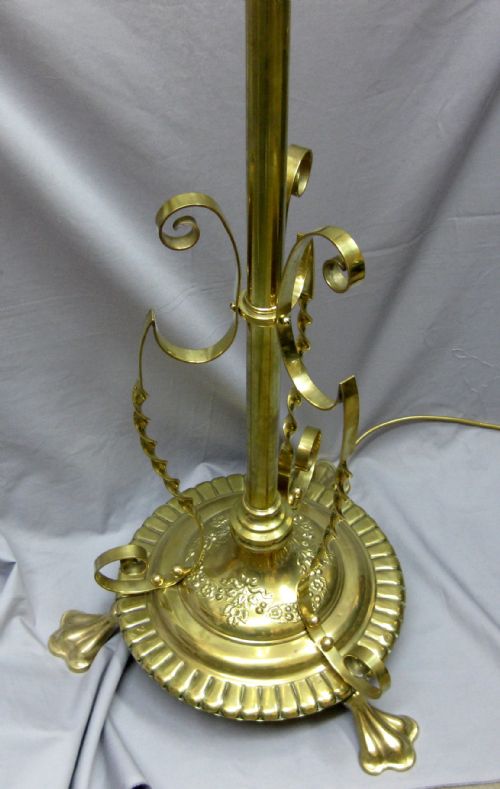 fig 3. VICTORIAN BRASS STANDARD LAMP