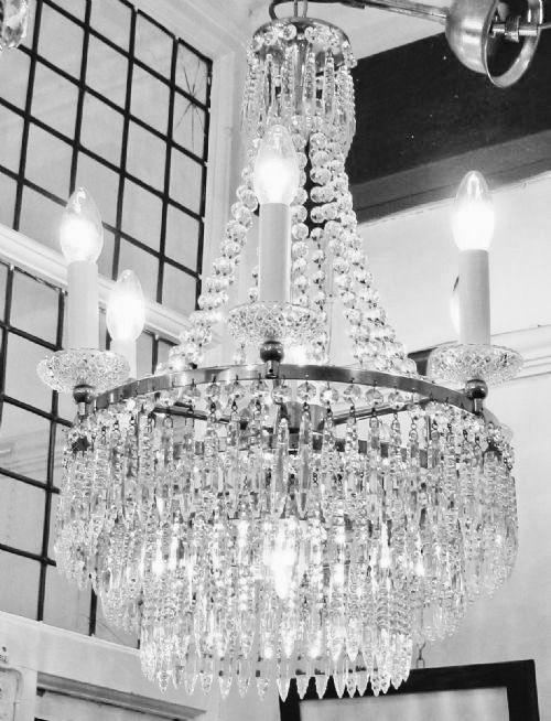 fig 1. A FIVE LIGHT GLASS CHANDELIER